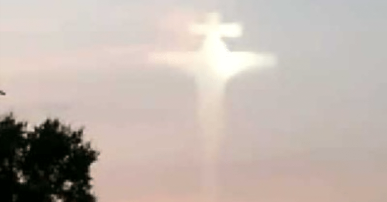 Image of ‘JESUS On The Cross’ appears in the sky. Watch the video footage