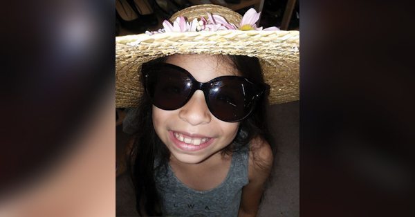 8-Year-Old Spots Table Of Officers At Local Restaurant, Walks Over And Offers To Pray For Them