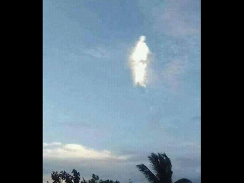 The Top 33 Jesus Clouds From Around The World