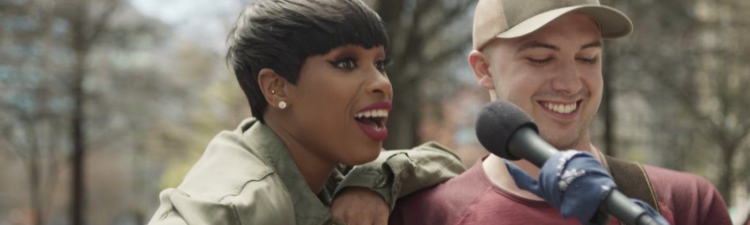 Jennifer Hudson Walks Up To Street Musician, Grabs Mic To Perform Amazing Duet