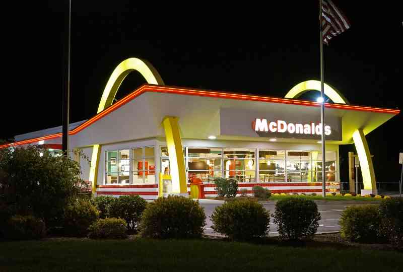Apparently There Are ‘Gold Cards’ That Will Get You Free McDonald’s For Life