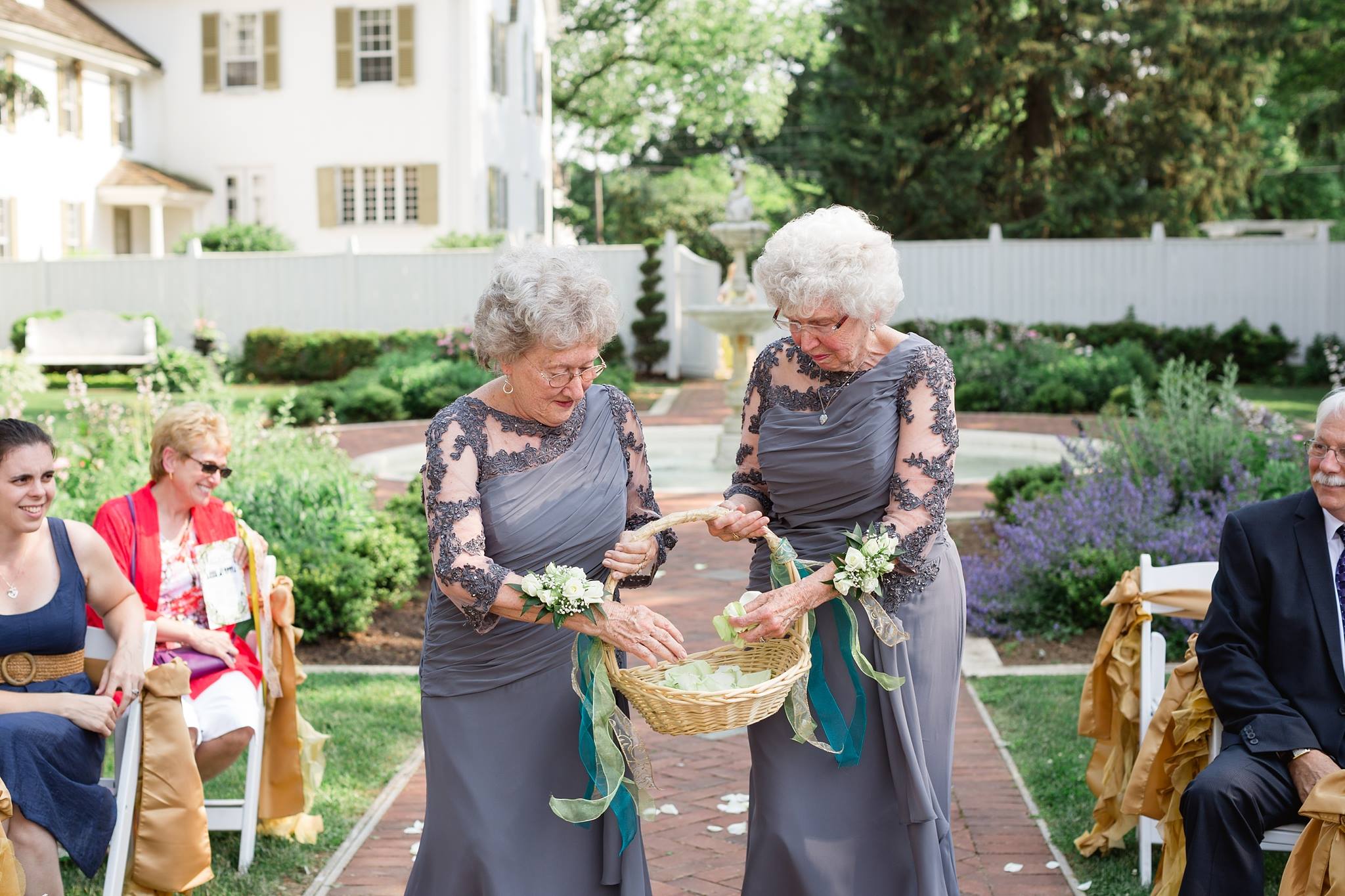 This Couple’s Unusual Wedding Party Choice Is Making The Internet Go Wild