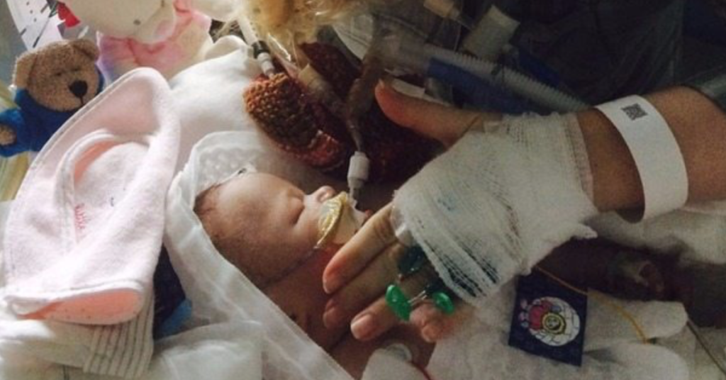 Baby Doesn’t Breathe For 22 Minutes After Birth, Then Doctors Pull Off A Miracle