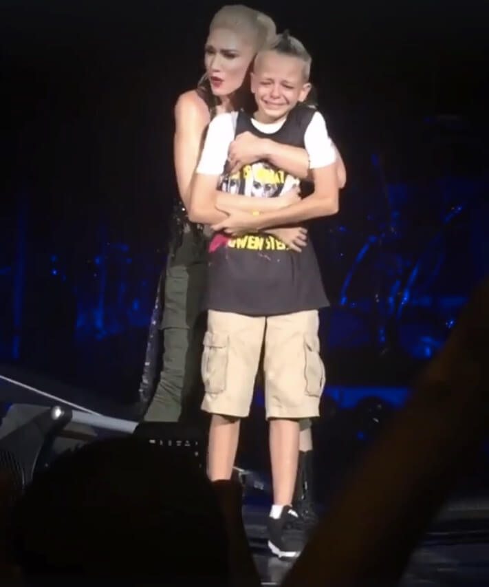Gwen Stefani Pulls ‘Bullied’ Child On Stage During Show To Prove A Point
