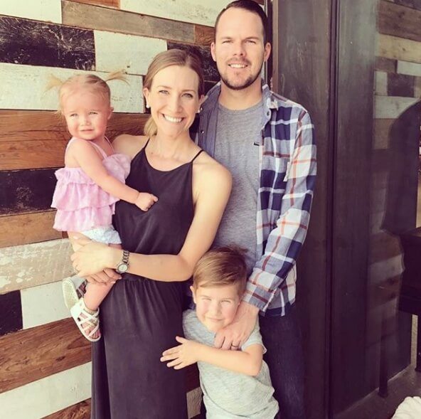 Strangers Are Afraid To Catch Baby’s Disease… So Fed-Up Mom Decides To Do This In Public