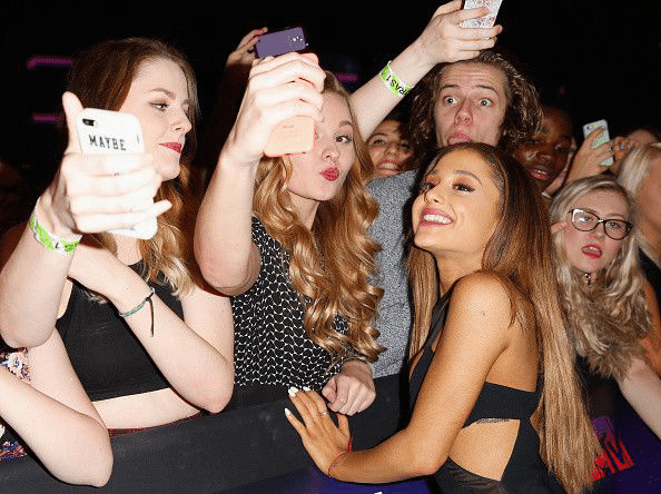 Ariana Grande Has Message For Fans Who Post Selfies With Her
