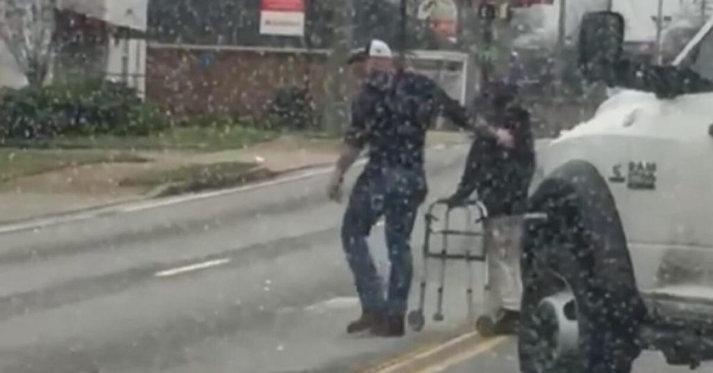 Drivers Annoyed With Truck Blocking Traffic, Jaws Drop When They See What He’s Really Doing