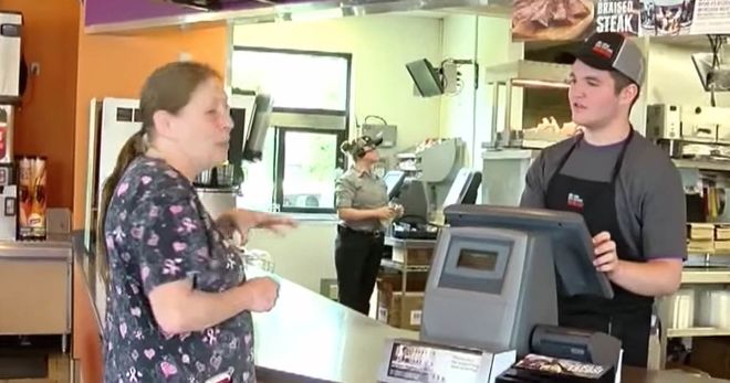 Taco Bell Employee’s Act of Kindness Goes Viral