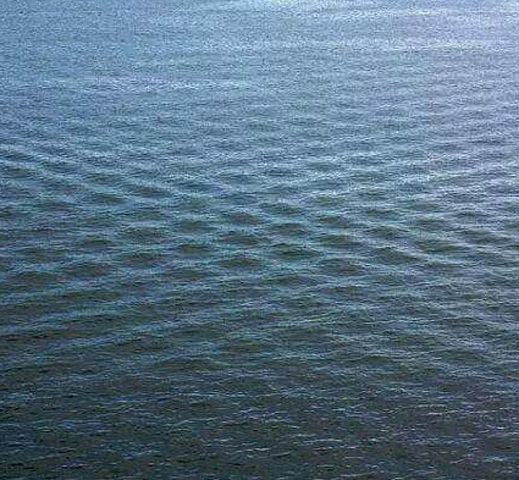 Man Spots ‘Square Waves’ In Ocean, Investigates And Discovers How Dangerous They Are