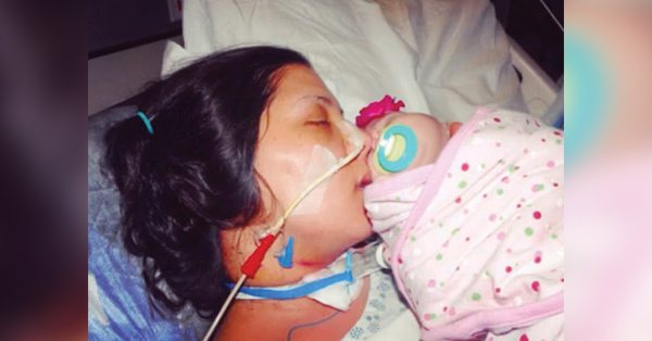 Young Mom Gives Birth To Beautiful Newborn, Minutes Later She Says Something To Doctors That Causes Everyone To Panic