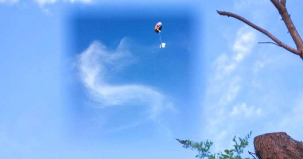 2 Girls Send Letters on Balloon to Daddy in Heaven. Cloud Shape Tells Them Dad is Watching