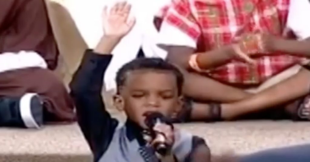 5-year-old stuns congregation with his earnest prayer