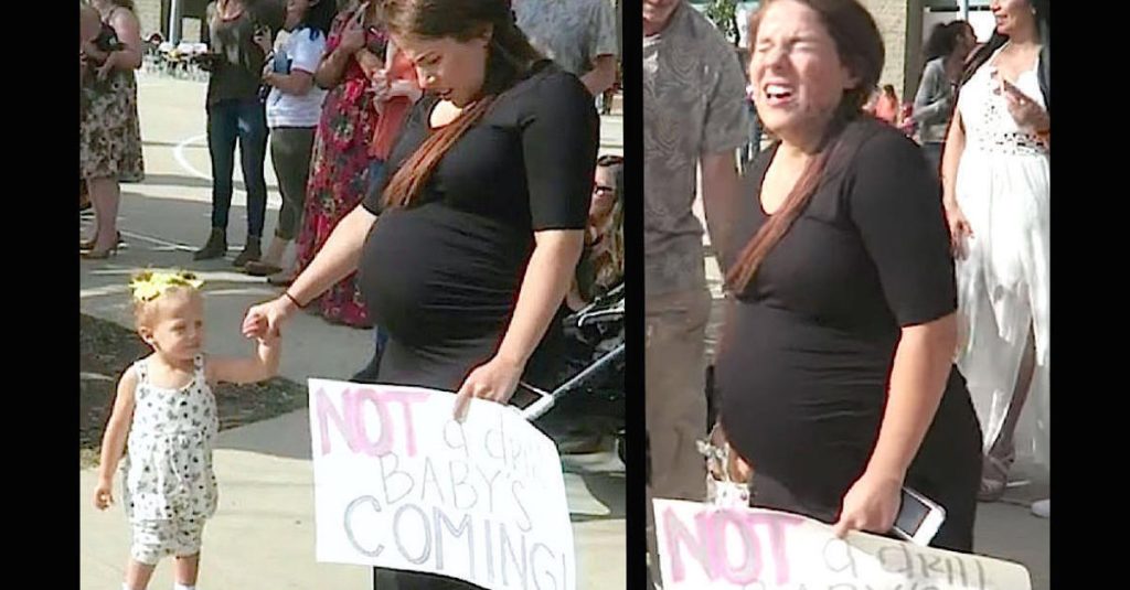 Wife Goes Into Labor While Waiting For Marine Husband’s Homecoming