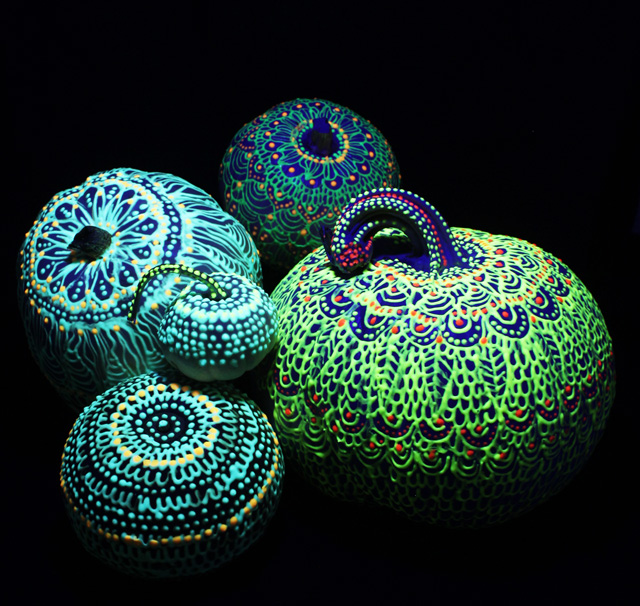 How To Make Glow-In-The-Dark Pumpkins