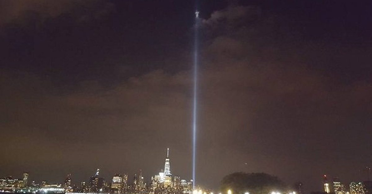 Amazing photograph shows Jesus over the World Trade Center site